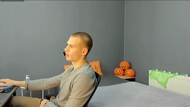 Snapshot of Garden_of_Eden_ chatting on 10/29/25, 04:33 Garden of Eden online show from 10/29/25, 04:33