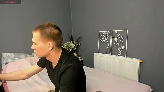 Garden of Eden  online show from 03/25/26, 04:23