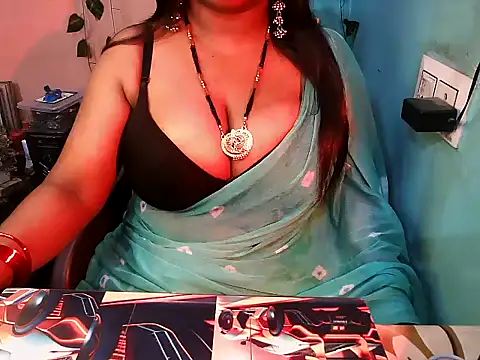 Snapshot of PREETI_BABY chatting on 05/05/26, 09:12 PREETI BABY online show from 05/05/26, 09:12