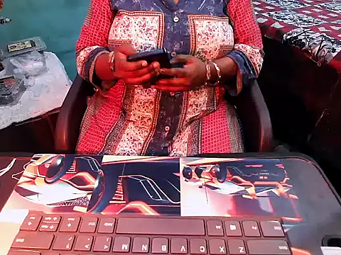 PREETI BABY online show from 04/15/26, 04:33