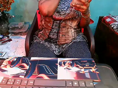 PREETI BABY online show from 04/18/26, 04:31