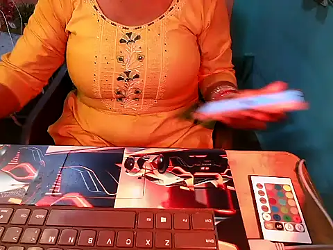Snapshot of PREETI_BABY chatting on 07/04/26, 03:57 PREETI BABY online show from 07/04/26, 03:57