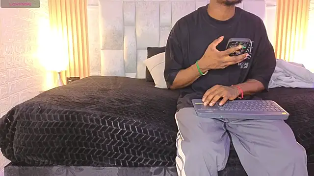 pipedark  online show from 11/06/25, 03:10