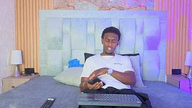 pipedark  online show from 09/29/25, 04:19