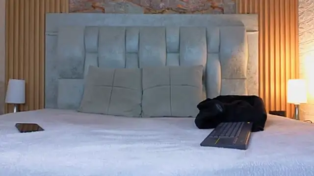 pipedark  online show from 11/28/25, 03:39