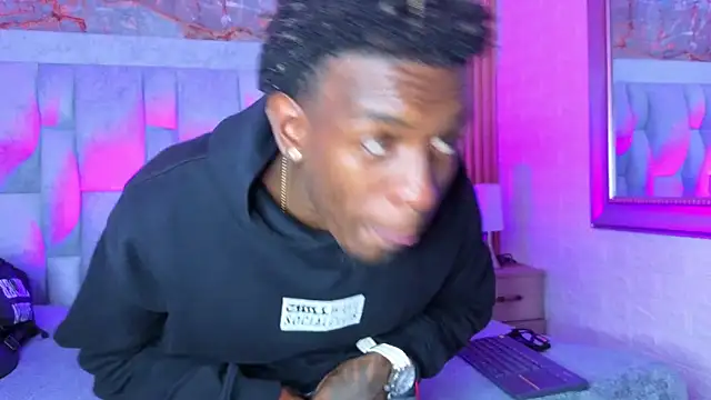 pipedark  online show from 10/11/25, 03:18