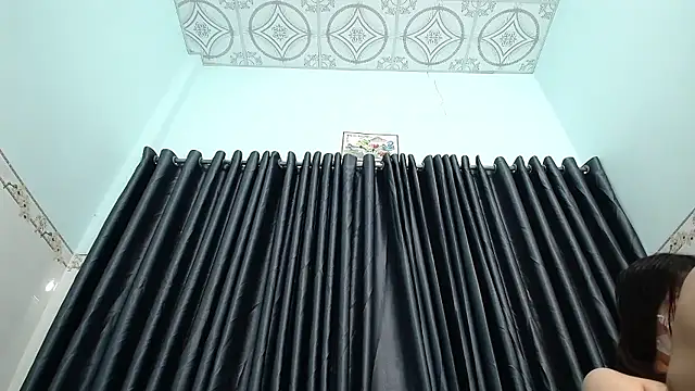 Snapshot of Grass_99 chatting on 11/17/25, 04:38 Grass 99 online show from 11/17/25, 04:38