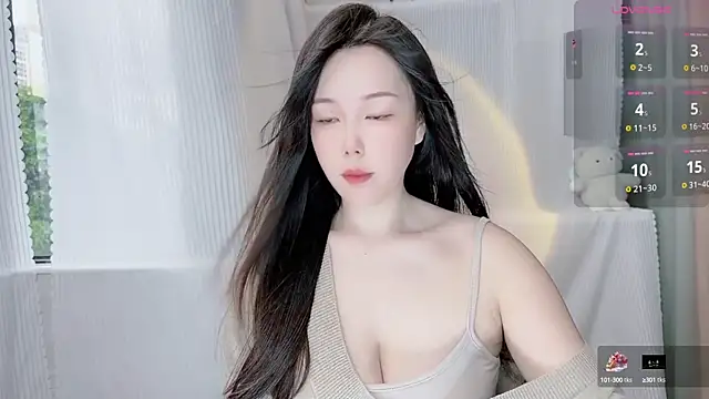Snapshot of Bella_Ava chatting on 09/25/25, 01:22 Bella Ava online show from 09/25/25, 01:22