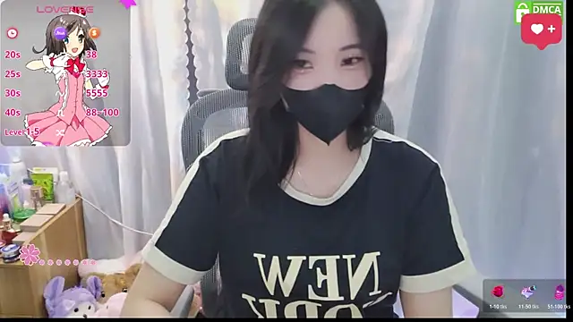 Snapshot of HanaYourlove chatting on 06/19/26, 01:06 HanaYourlove online show from 06/19/26, 01:06