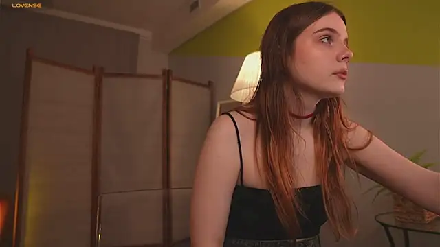 Snapshot of Lu__Lane chatting on 09/26/25, 08:32 Lu Lane online show from 09/26/25, 08:32