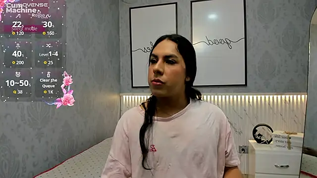 Snapshot of Ximenahott_ chatting on 10/04/25, 10:06 Ximenahott online show from 10/04/25, 10:06