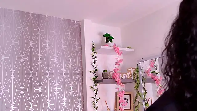 Snapshot of Celine_Lee chatting on 10/30/25, 05:32 Celine Lee online show from 10/30/25, 05:32