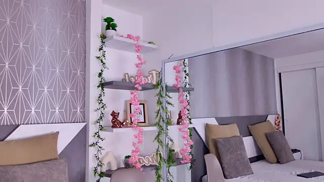 Snapshot of Celine_Lee chatting on 09/08/25, 03:44 Celine Lee online show from 09/08/25, 03:44