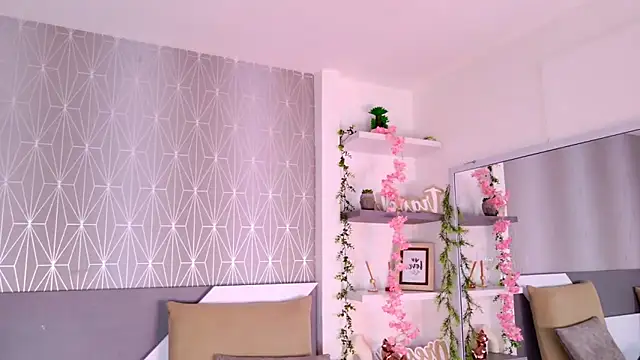 Snapshot of Celine_Lee chatting on 10/31/25, 05:31 Celine Lee online show from 10/31/25, 05:31