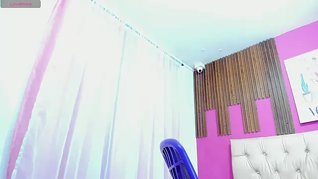 Lucia Spear online show from 10/25/25, 12:50