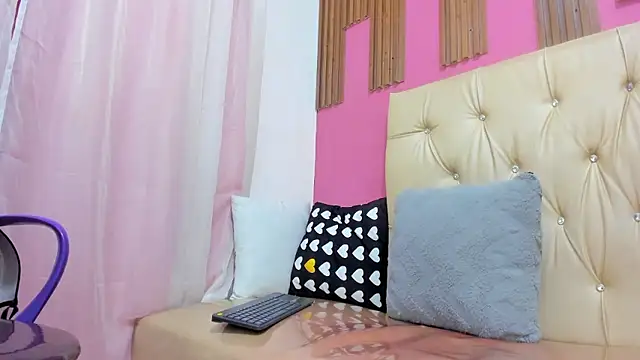 Lucia Spear online show from 01/09/26, 01:07