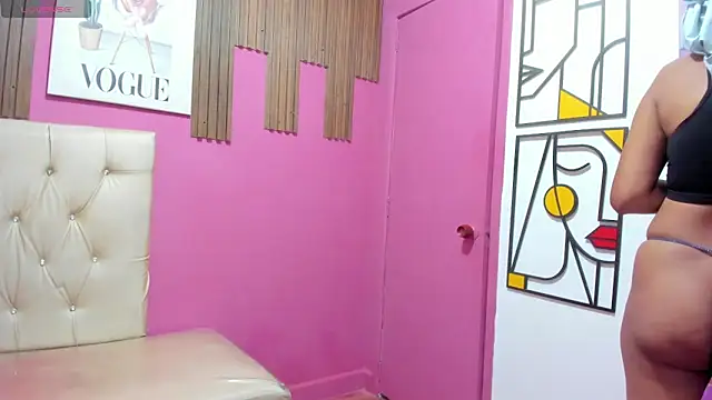 Lucia Spear online show from 12/17/25, 12:43