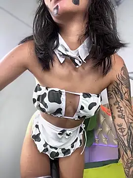 TweetiePieXXX online show from 10/27/25, 10:33