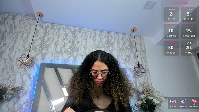 Snapshot of Hanna_Cornee_ chatting on 09/10/25, 04:06 Hanna Cornee online show from 09/10/25, 04:06