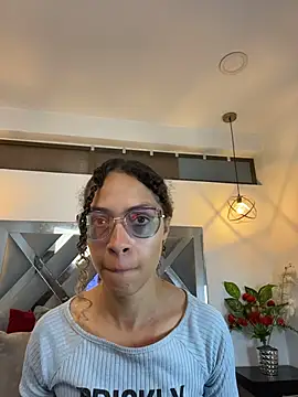 Hanna Cornee  online show from 11/10/25, 01:49