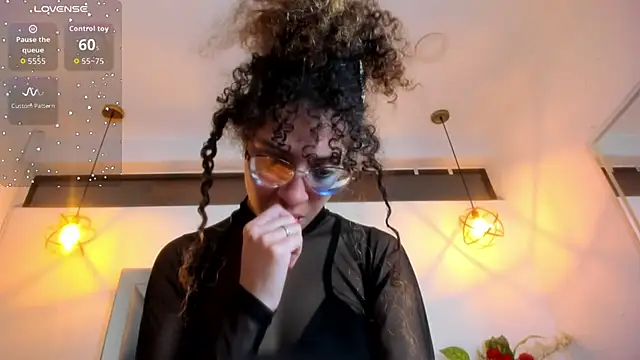 Hanna Cornee  online show from 02/20/26, 12:51