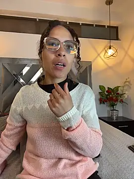 Hanna Cornee  online show from 11/11/25, 01:28