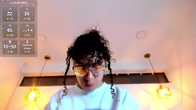 Hanna Cornee  online show from 02/24/26, 12:06