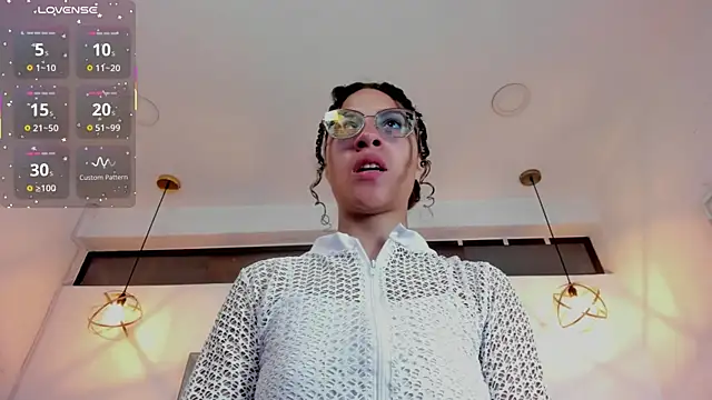 Hanna Cornee  online show from 12/16/25, 01:37
