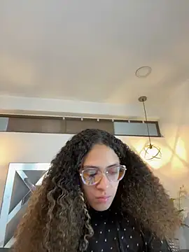 Hanna Cornee  online show from 11/08/25, 05:05