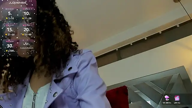 Hanna Cornee  online show from 12/05/25, 12:15