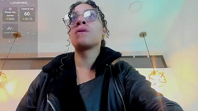 Snapshot of Hanna_Cornee_ chatting on 10/02/25, 01:36 Hanna Cornee online show from 10/02/25, 01:36