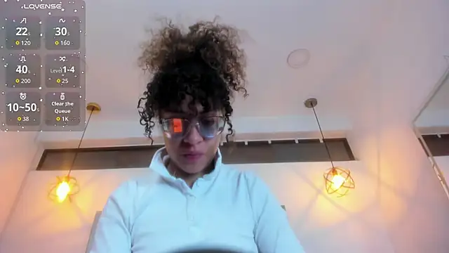 Hanna Cornee  online show from 02/15/26, 01:32