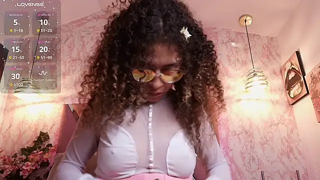 Hanna Cornee  online show from 02/07/26, 02:03