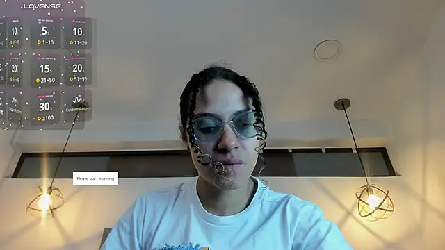 Hanna Cornee  online show from 11/05/25, 02:09