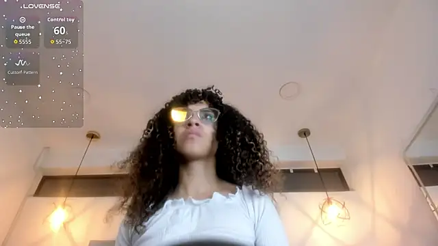 Hanna Cornee  online show from 02/10/26, 12:15