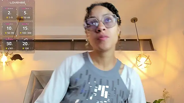 Hanna Cornee  online show from 10/22/25, 01:43