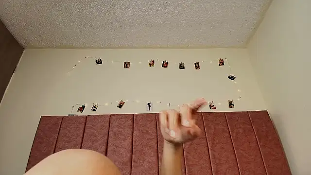 Barbiie 98 online show from 01/16/26, 12:20