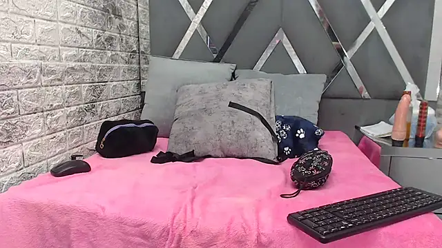 YanetRose online show from 10/27/25, 03:07