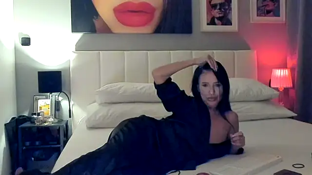 simonacavali online show from 12/20/25, 08:33