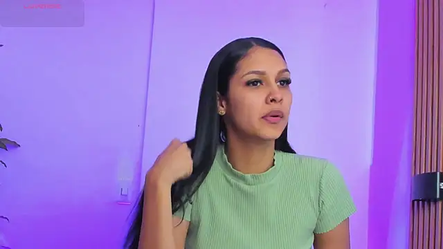 MacarenaSmith online show from 11/25/25, 11:10