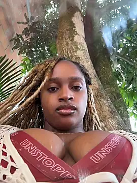 Snapshot of darle_volant chatting on 07/05/26, 12:45 darle volant online show from 07/05/26, 12:45