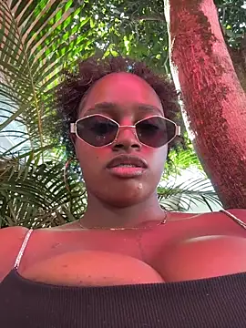 Snapshot of darle_volant chatting on 06/20/26, 10:15 darle volant online show from 06/20/26, 10:15