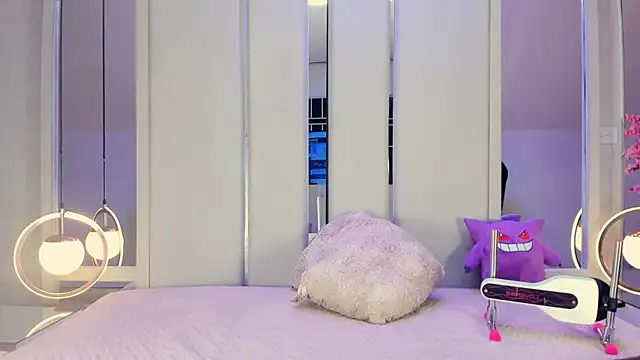 VesperVelvet online show from 12/04/25, 08:30