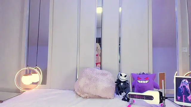 VesperVelvet online show from 12/18/25, 09:07