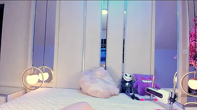 VesperVelvet online show from 11/24/25, 08:20