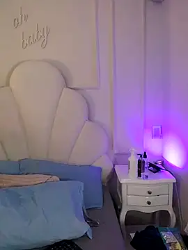 Snapshot of Kaylachannell chatting on 06/06/26, 03:45 Kaylachannell online show from 06/06/26, 03:45