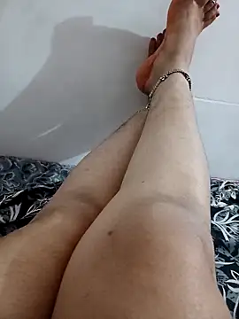 juhijaan2005 online show from 10/16/25, 05:21