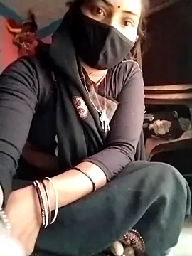 juhijaan2005 online show from 12/19/25, 08:49