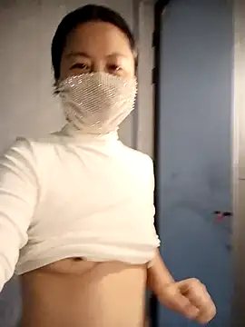 Snapshot of chengcheng12 chatting on 10/21/25, 01:05 chengcheng12 online show from 10/21/25, 01:05