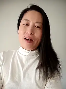 Snapshot of chengcheng12 chatting on 10/29/25, 01:04 chengcheng12 online show from 10/29/25, 01:04